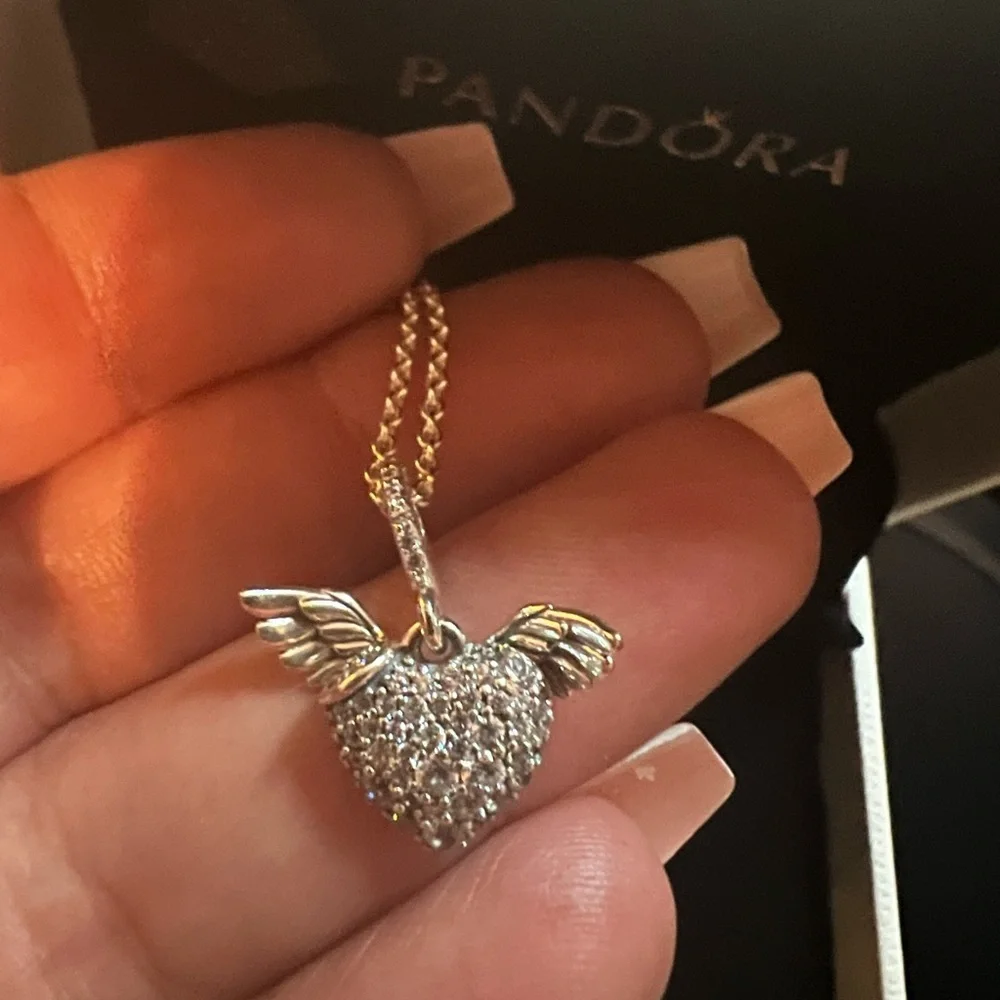 Pandora elegant necklace